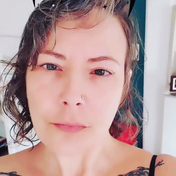 Meet your Posher, Erin - Picture 1 of 1